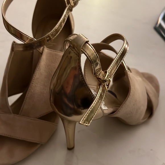 Tan &Gold High Heels - Picture 4 of 4